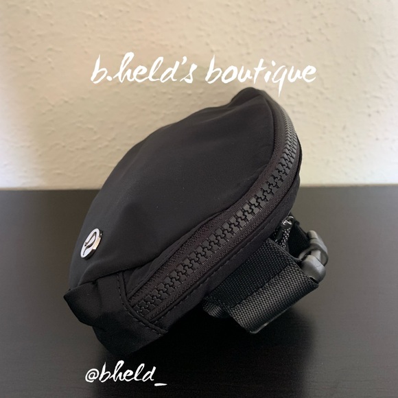 lululemon Everywhere Belt Bag *Extended Strap Black with Silver Zipper New NWT - Picture 11 of 14